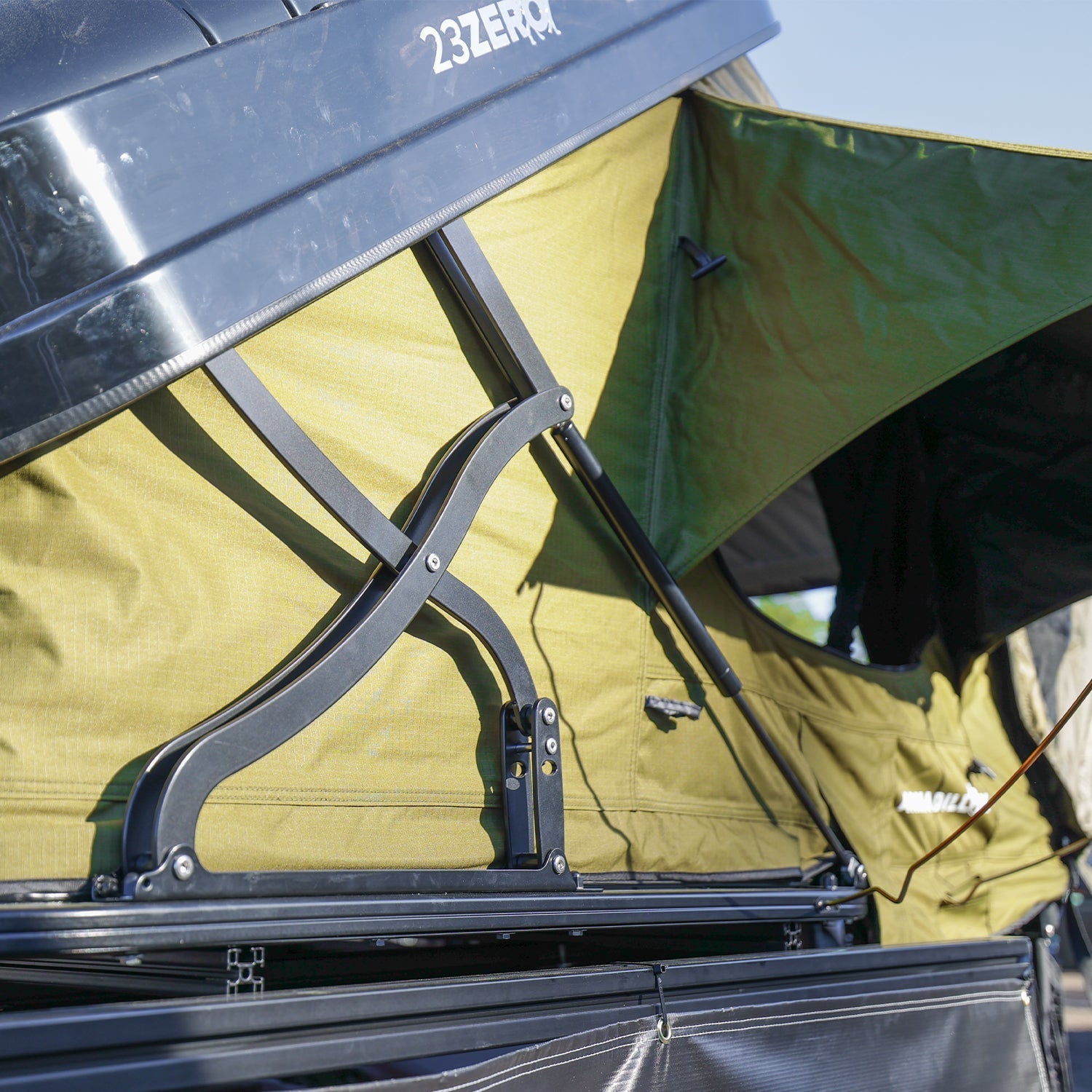 23Zero Armadillo® X Roof Top Tent X3 230HSARMX3